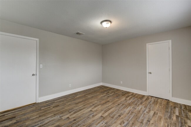 Building Photo - 6603 Narcissus St