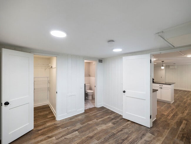 Building Photo - 1612 S 32nd Ave