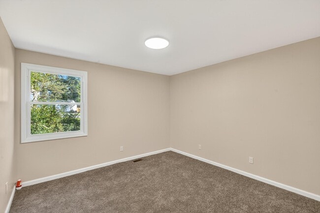 Building Photo - 1978 Piedmont St