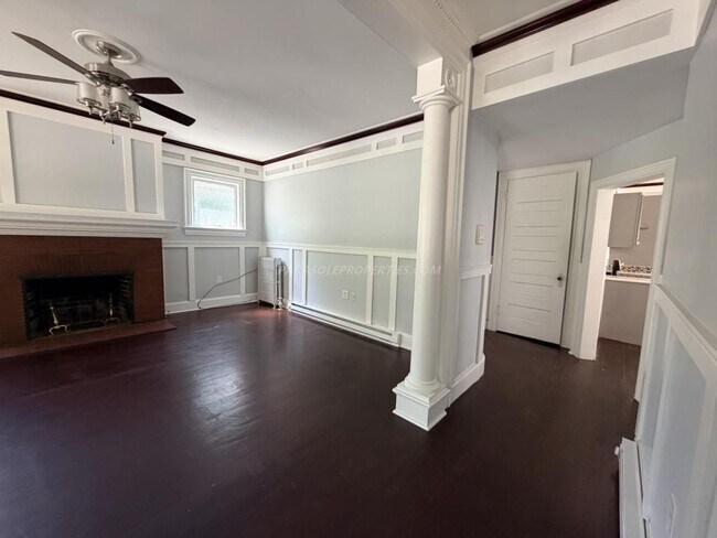 Building Photo - 919 Clay Ave