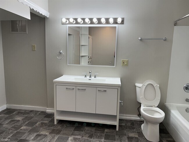 Building Photo - 3 br, 1 bath House - 1725 S Saint Clair Ave