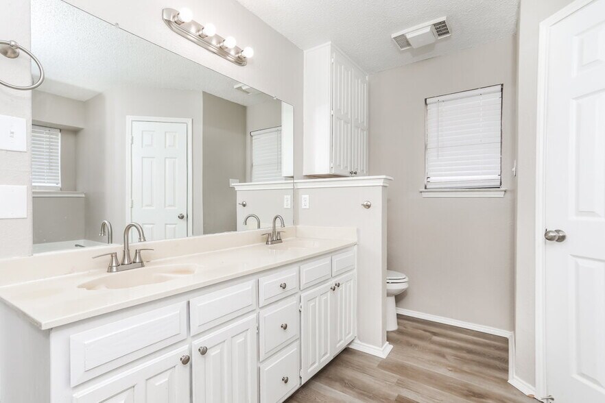 Building Photo - 7456 Cross Ridge Cir