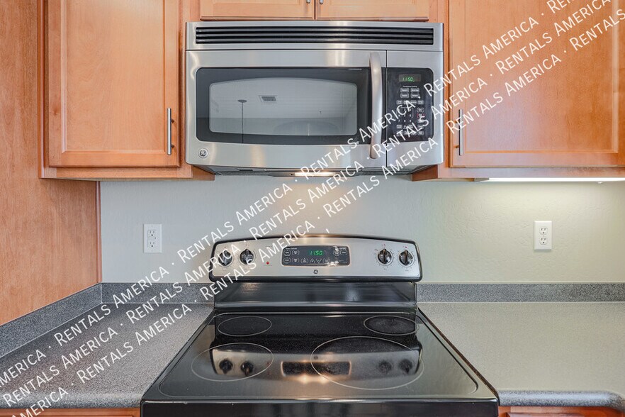 Building Photo - 2205 W Le Marche Ave