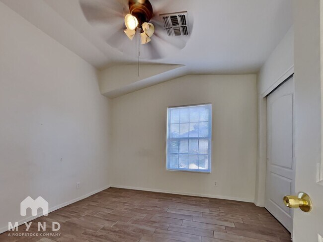 Building Photo - 3745 W Medlock Dr