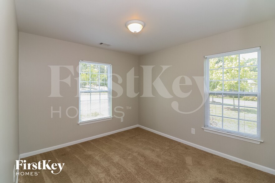 Building Photo - 8409 Military Wy