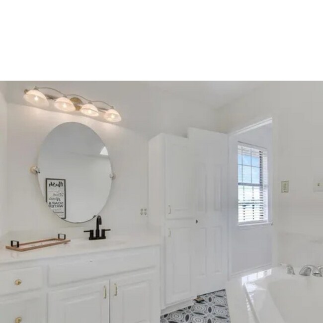 Building Photo - 1265 Hillebrandt Acres