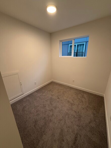 Building Photo - 2168 N 185th St