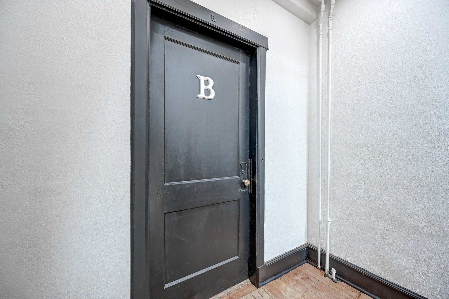 Building Photo - 1930 N Prospect Ave