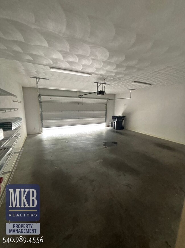 Building Photo - 6423 Westshire Ct