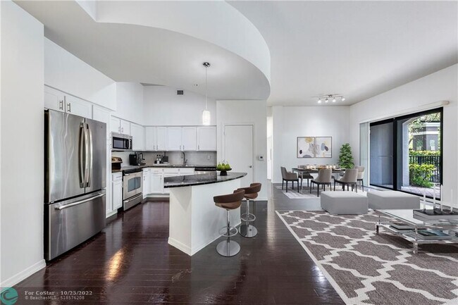 Building Photo - 450 NE 5th St