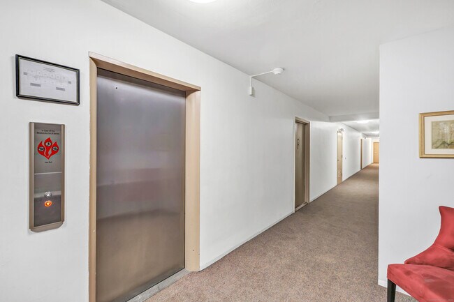 Building Photo - 25 Cartright St