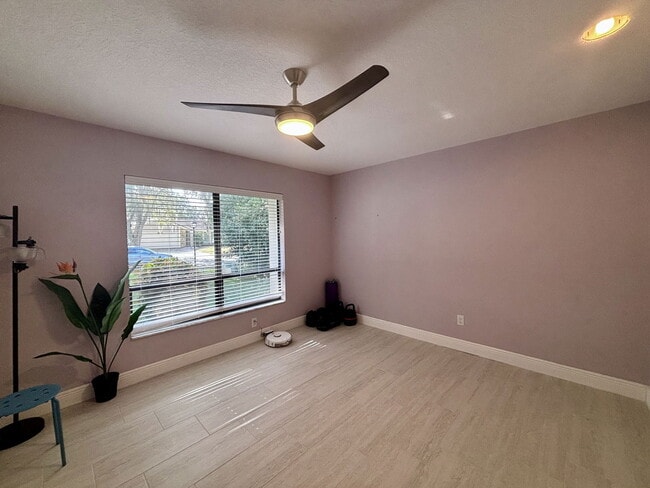 Building Photo - 9135 San Ambrosio Dr