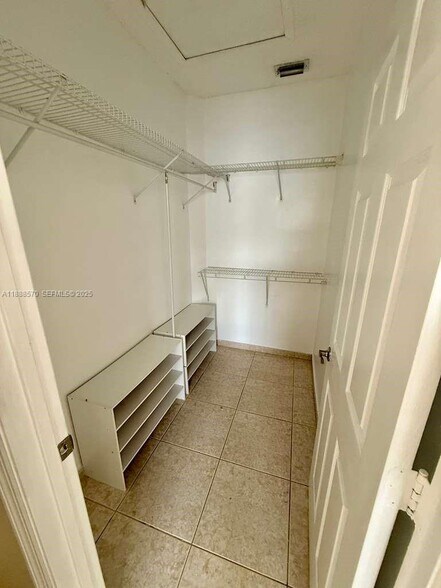 Building Photo - 16111 Emerald Cove Rd