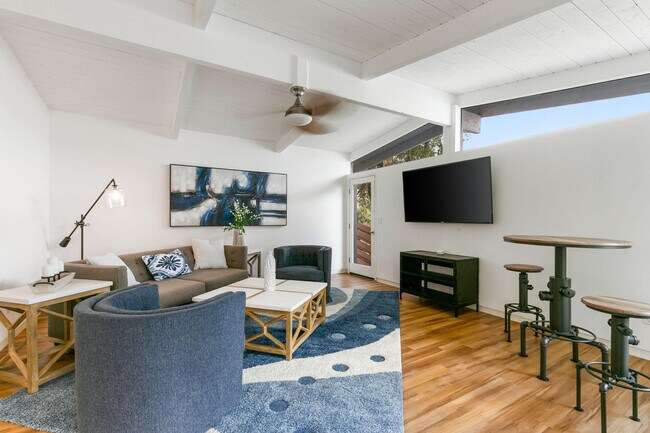 Building Photo - 73265 Tamarisk St