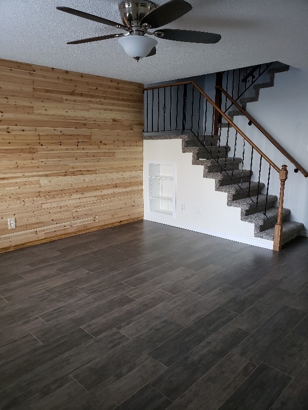 Building Photo - 2087 Oak Meadow Cir