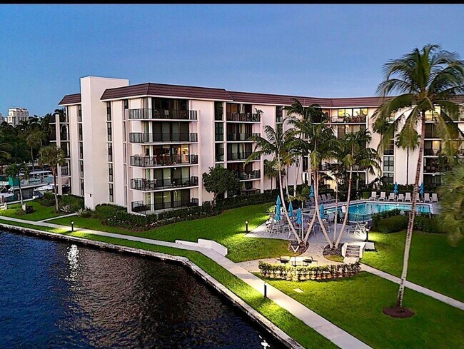 Building Photo - 1301 River Reach Dr