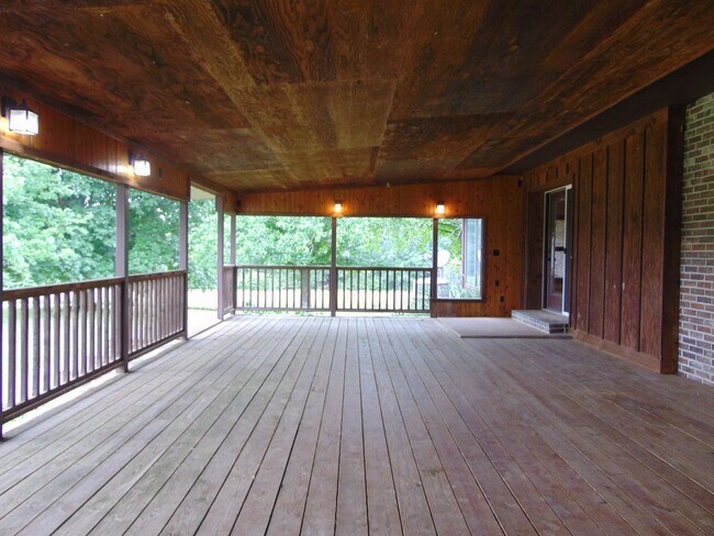 Building Photo - 12820 W Hwy EE