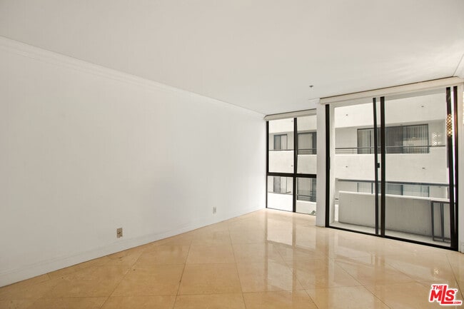 Building Photo - 10660 Wilshire Blvd