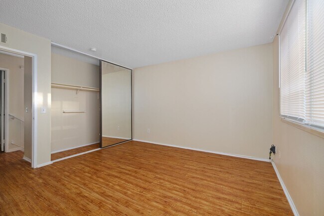 Building Photo - 1650 S Campus Ave