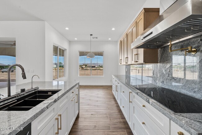 Building Photo - 22926 W La Mirada Dr