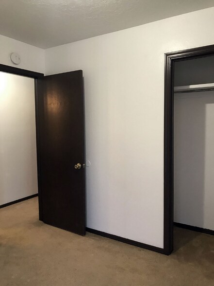 Building Photo - 304 Willow Branch Rd