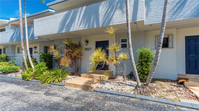 Building Photo - 3827 NE 166th St