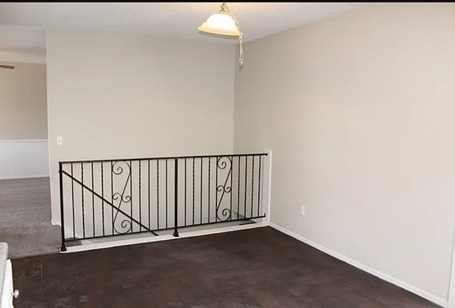 Building Photo - Spacious 3 bedroom duplex close to McConne...