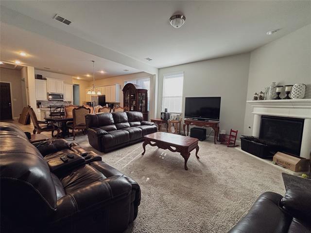 Building Photo - 556 England St