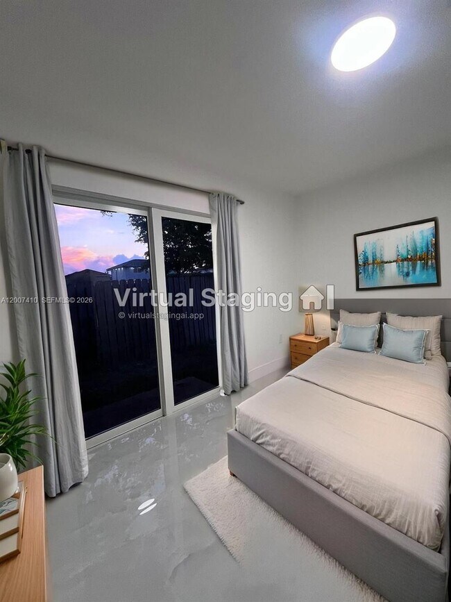 Building Photo - 10058 SW 156th Ct