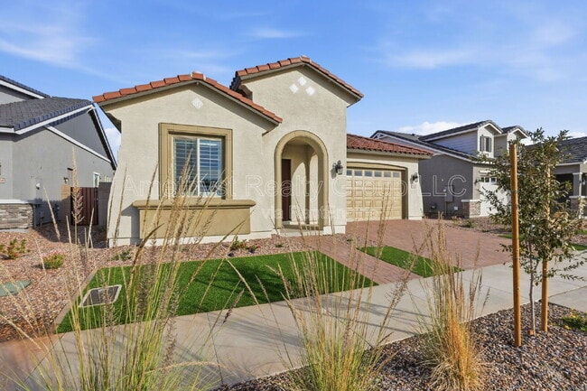 Building Photo - 15660 W Pershing St