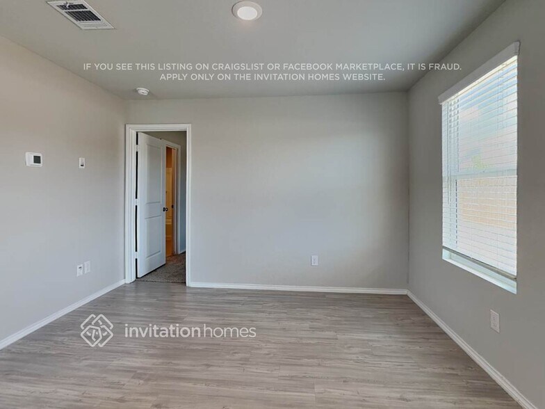 Building Photo - 3342 Kornberg Dr