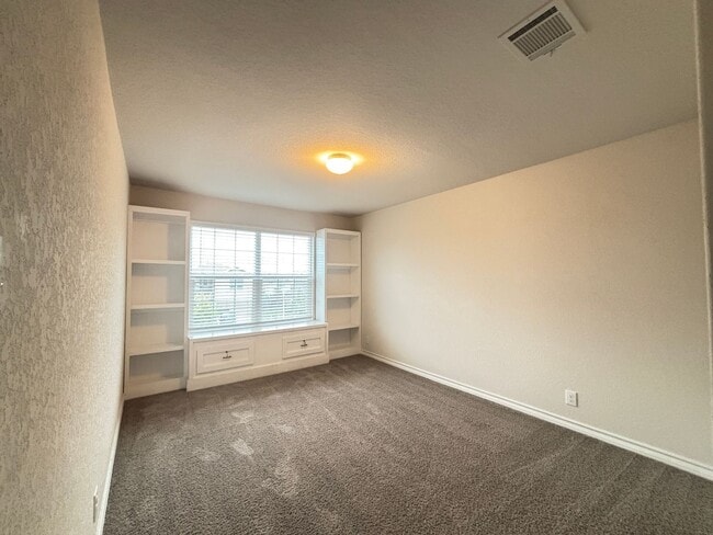 Building Photo - 5-Bedroom Home with Solar, Water Softener ...