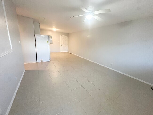 Building Photo - 1365 Kuahaka St