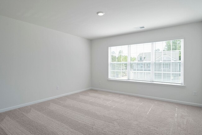 Building Photo - Brand New 5 Bedroom 3 full baths