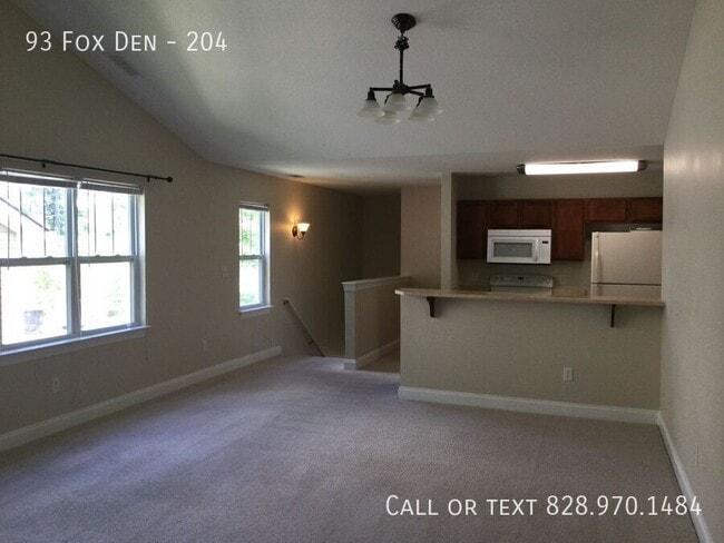 Building Photo - 93 Foxden Dr