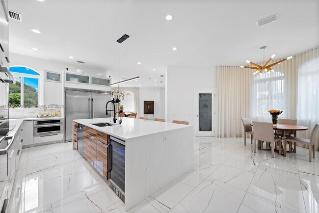 Building Photo - 5801 Melaleuca Rd