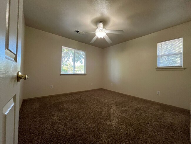 Building Photo - sout1067
