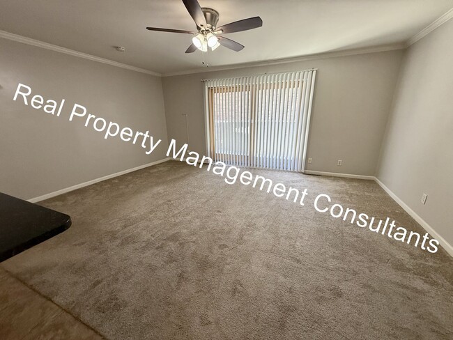 Building Photo - 2 Bedroom In Westport Rent Special
