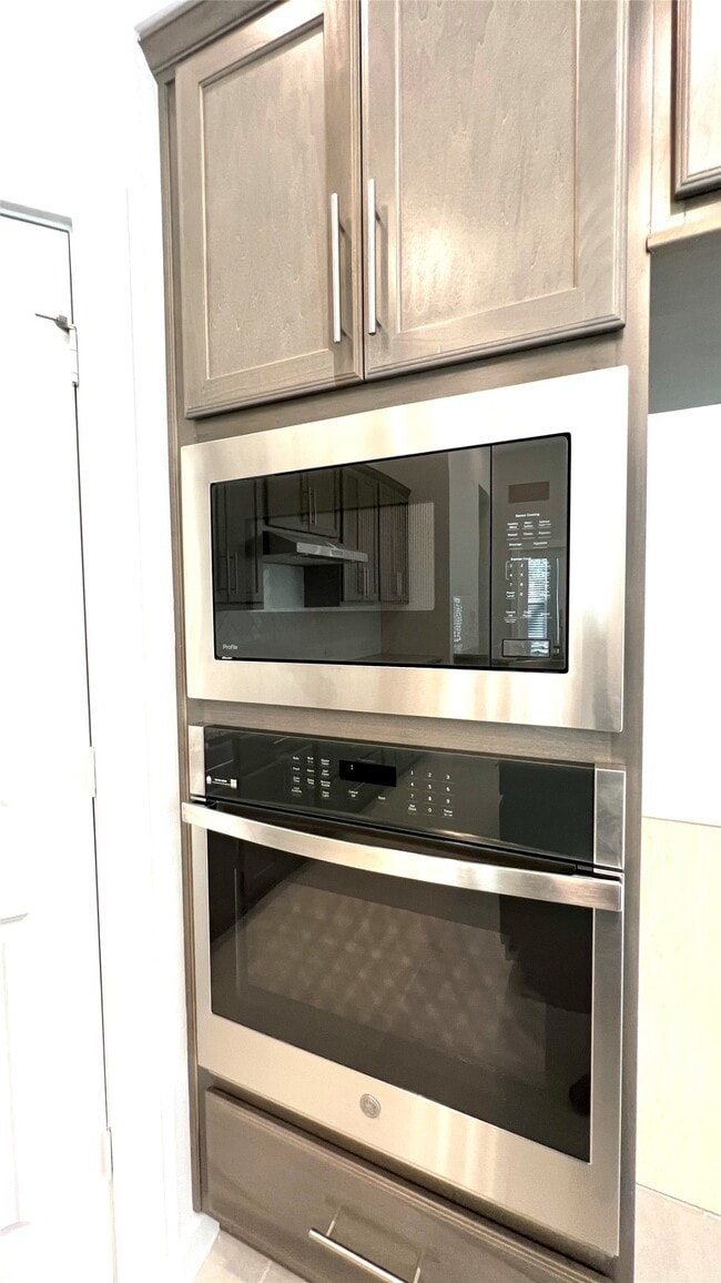 Building Photo - 212 Milas Cv