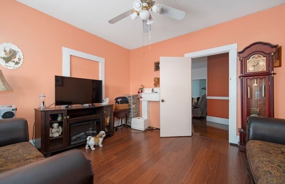 Building Photo - 17 Wyman St