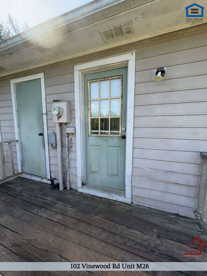 Building Photo - 102 Vinewood Rd