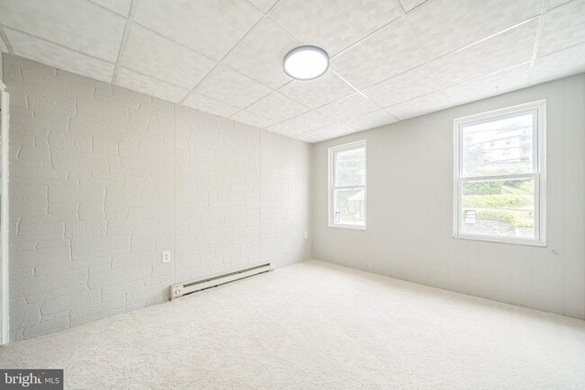 Building Photo - 134 W Spruce St