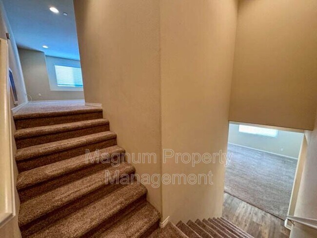 Building Photo - 34726 Yellow Root Ct