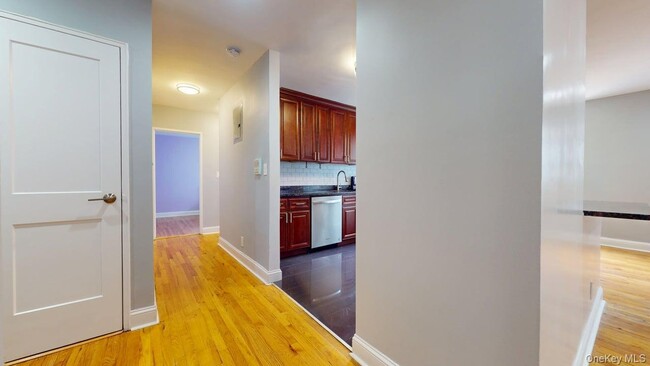 Building Photo - 105-20 66th Ave