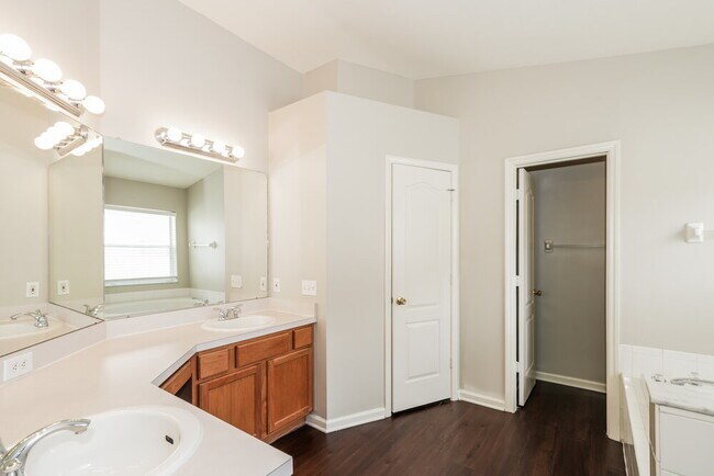 Building Photo - 13116 Early Run Ln