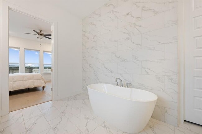 Building Photo - 2240 Sawdust Dr