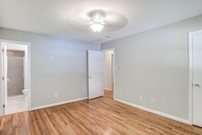 Building Photo - 1023 Pamlico Dr