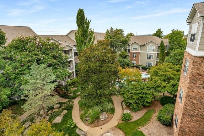 Building Photo - Beautiful One Bed One Bath Green Hills Condo