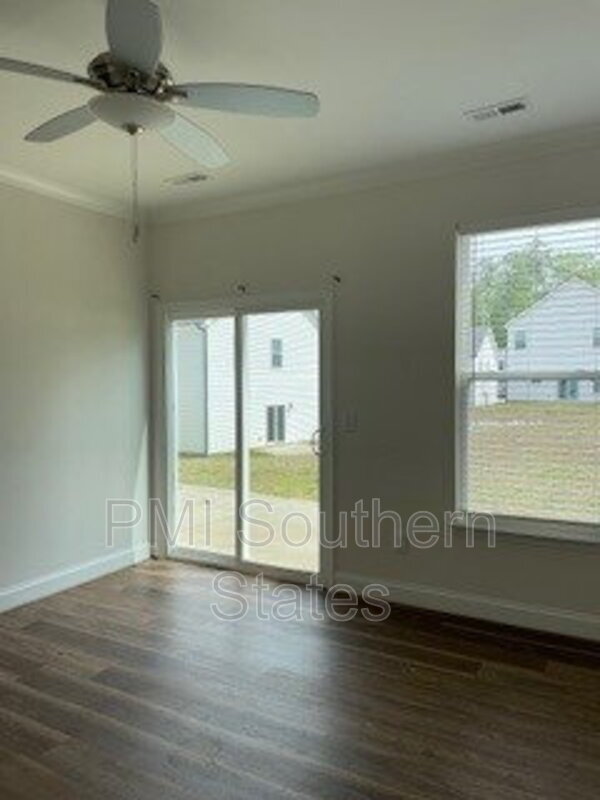 Building Photo - 402 Albus Dr