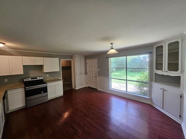 Building Photo - 908 Greenbriar Street